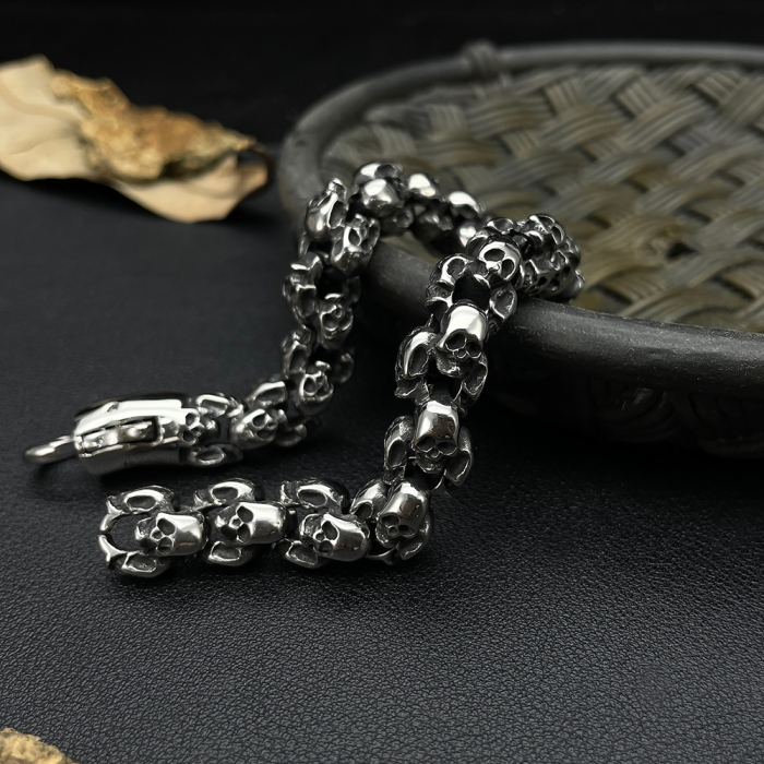 Bratara inox Cranii Gotice – Simbol al Rebelului Urban [9]