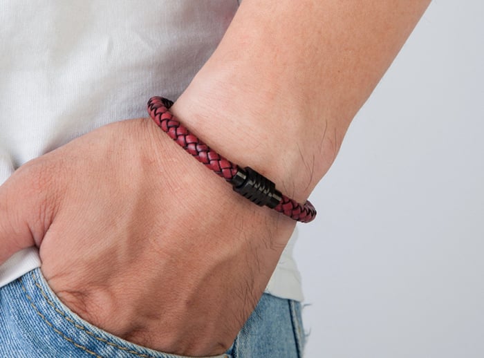 Bratara piele naturala rosie cu inchizatoare din inox negru [3]