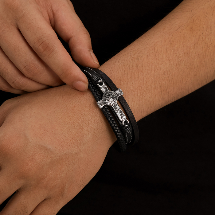 Bratara piele neagra cu cruce celtica din inox – Simbol al credintei si al fortei interioare [7]