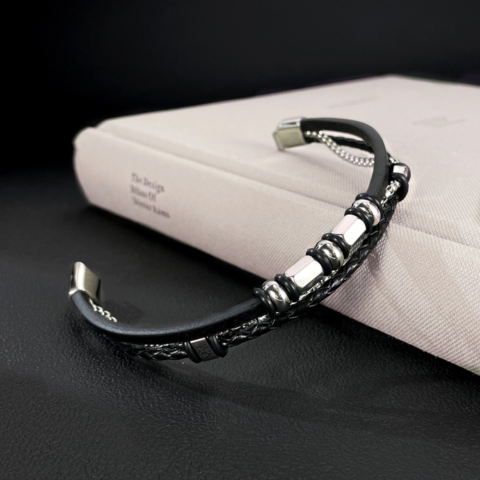 Bratara piele neagra cu lant inox si elemente metalice – Stil modern masculin [13]