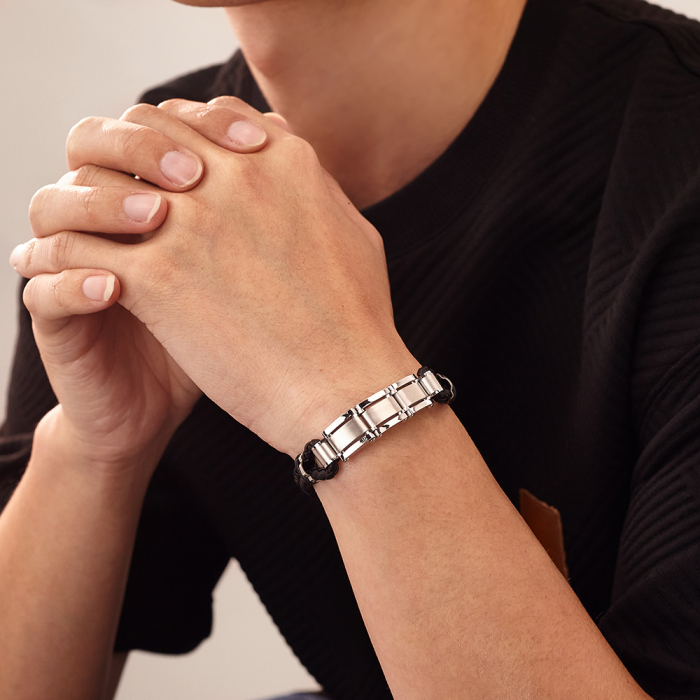 Brățară piele neagră împletită cu segmente metalice din inox – Echilibru între forță și rafinament [13]