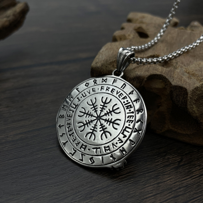 Colier inox cu lup [4]