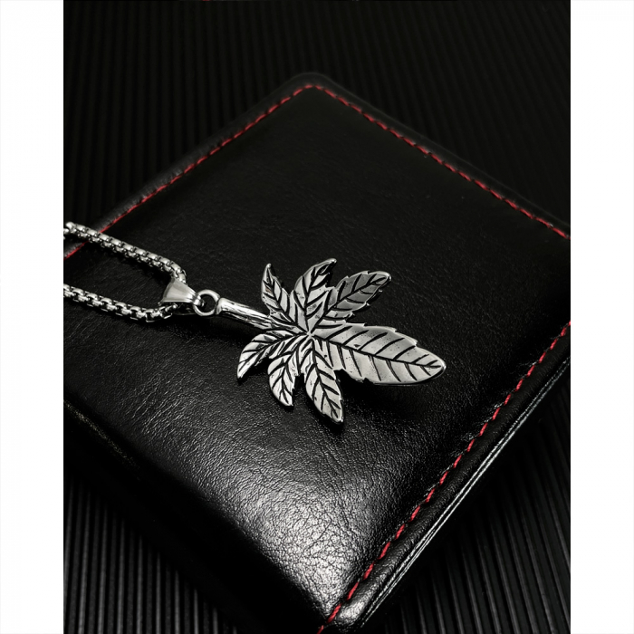 Colier inox frunza de canabis 70 cm [15]