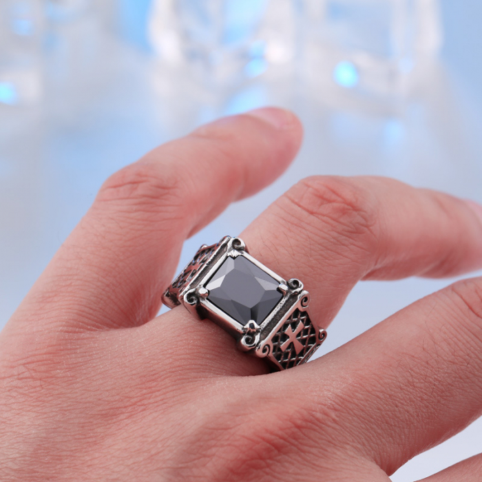 Inel inox cu zirconiu negru si cruce [2]