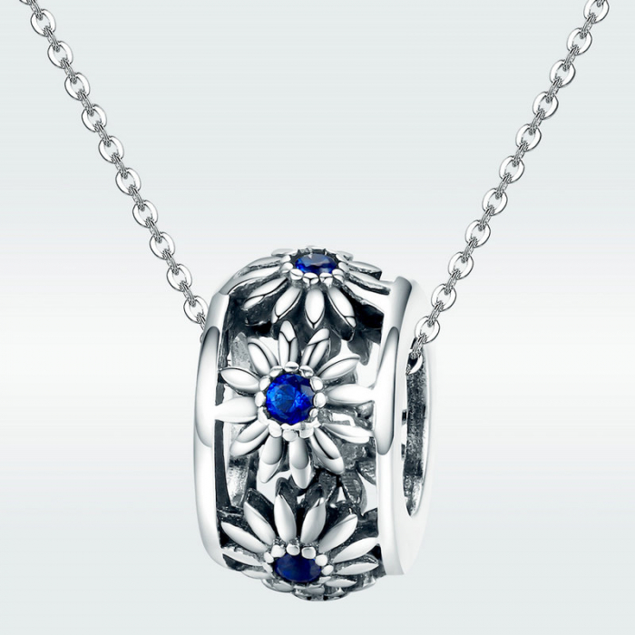 Talisman argint cu flori si cristale albastre [6]