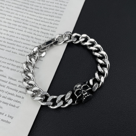 Bratara inox Cap de Mort – Simbol al Rebelului Urban [6]