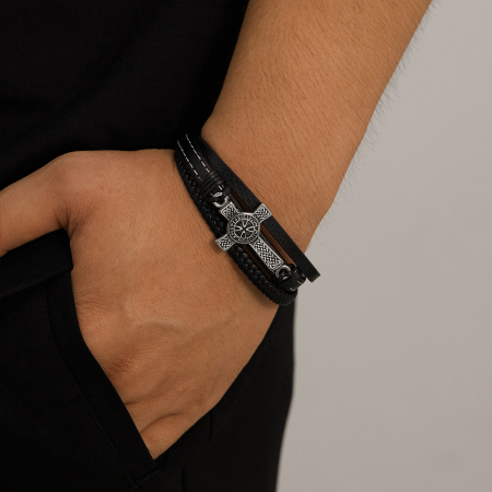 Bratara piele neagra cu cruce celtica din inox – Simbol al credintei si al fortei interioare [1]