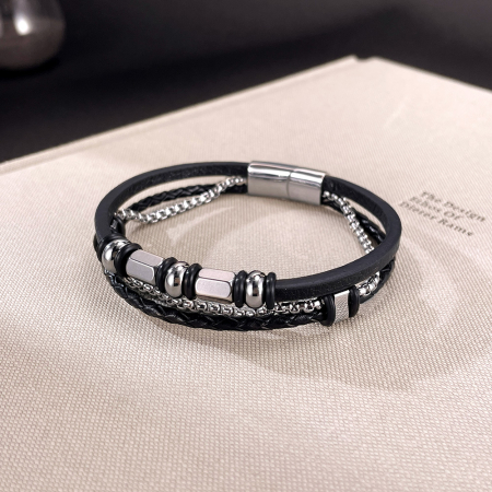 Bratara piele neagra cu lant inox si elemente metalice – Stil modern masculin [4]