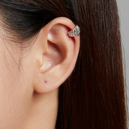 Cercel argint ear cuff cu colti, peste ureche [1]
