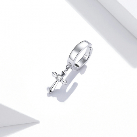 Cercel argint ear cuff cu cruciulita, pe ureche [3]