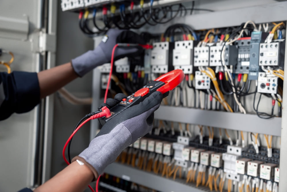 Cum sa optimizezi un sistem electric cu ajutorul unui bloc de distributie: sfaturi pentru electricieni