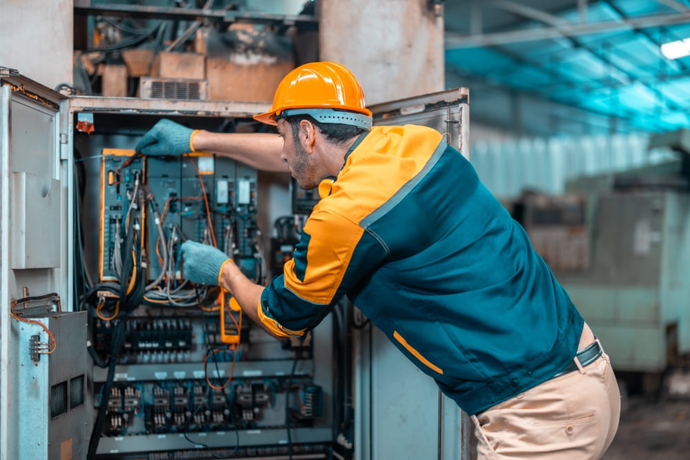 bitmi-electrician-tinand-cont-de-siguranta-la-masurarea-rezistentei-de-impamantare