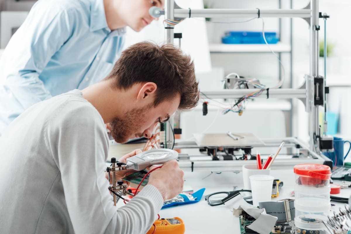 Cum transformi un proiect de weekend intr-un mini-laborator cu module electronice?