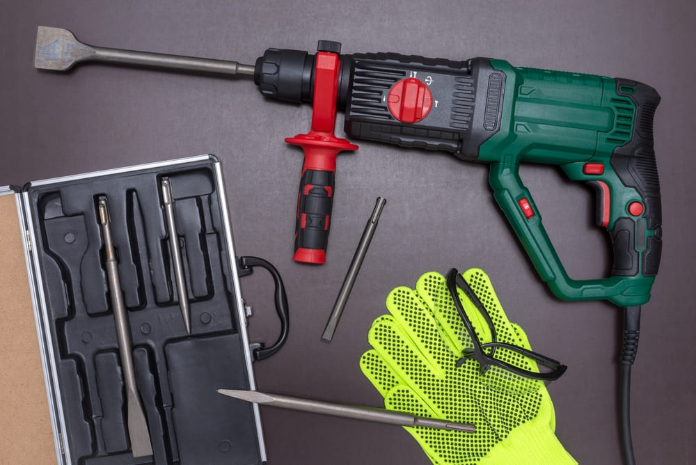 bitmi-masina-de-gaurit-si-insurubat-alaturi-de-burghie-si-accesorii