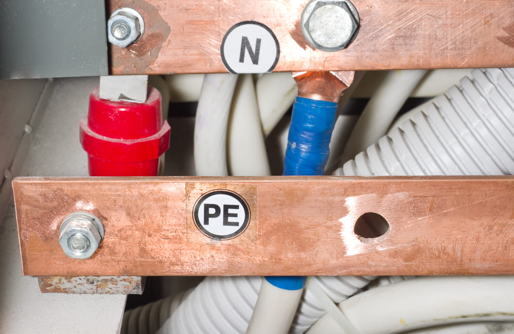 Care este diferenta dintre nul si impamantare in tabloul electric?