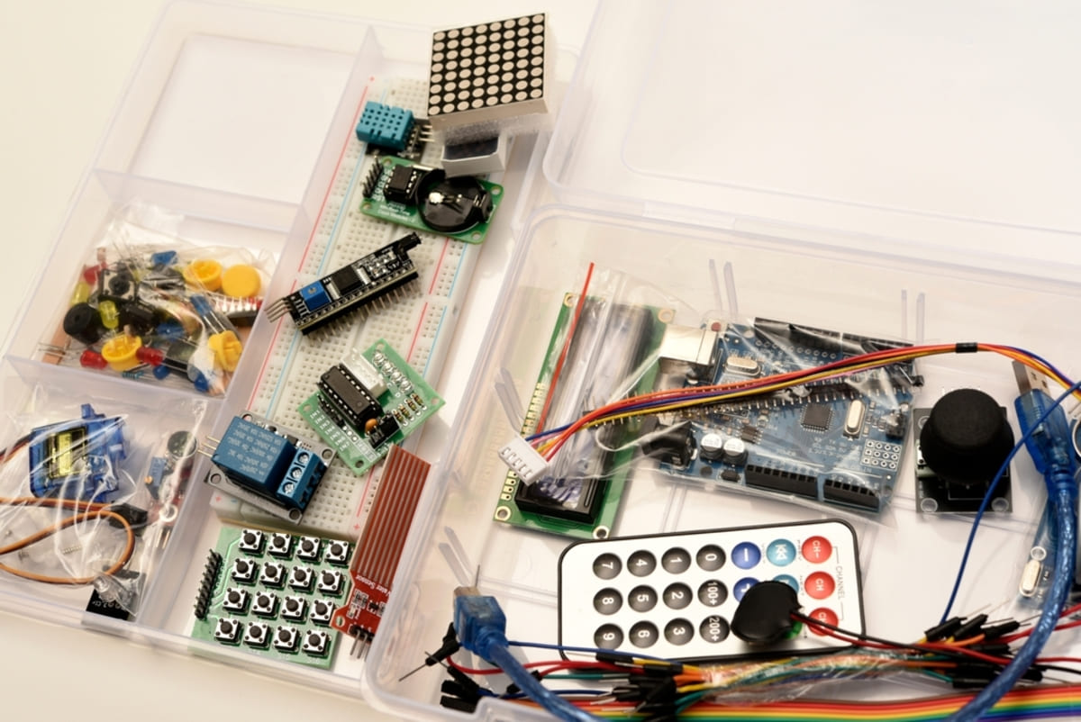 Montaje electronice de asamblat: 5 proiecte simple pe care le poti face intr-un weekend