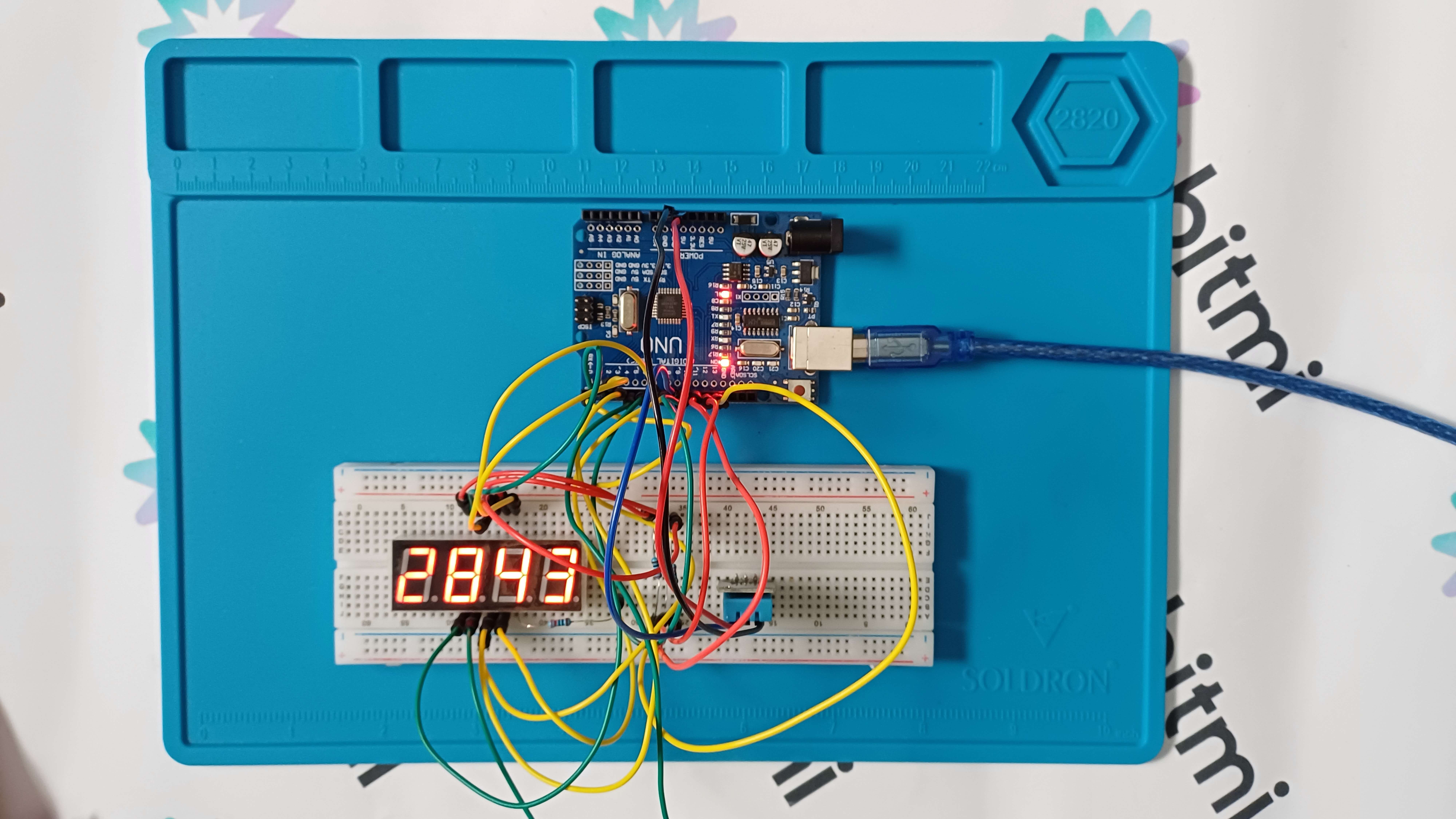 De la Teorie la Practica: Conectarea senzorului DHT11 la un Display LED 4x7 Segmente pentru monitorizarea temperaturii si umiditatii