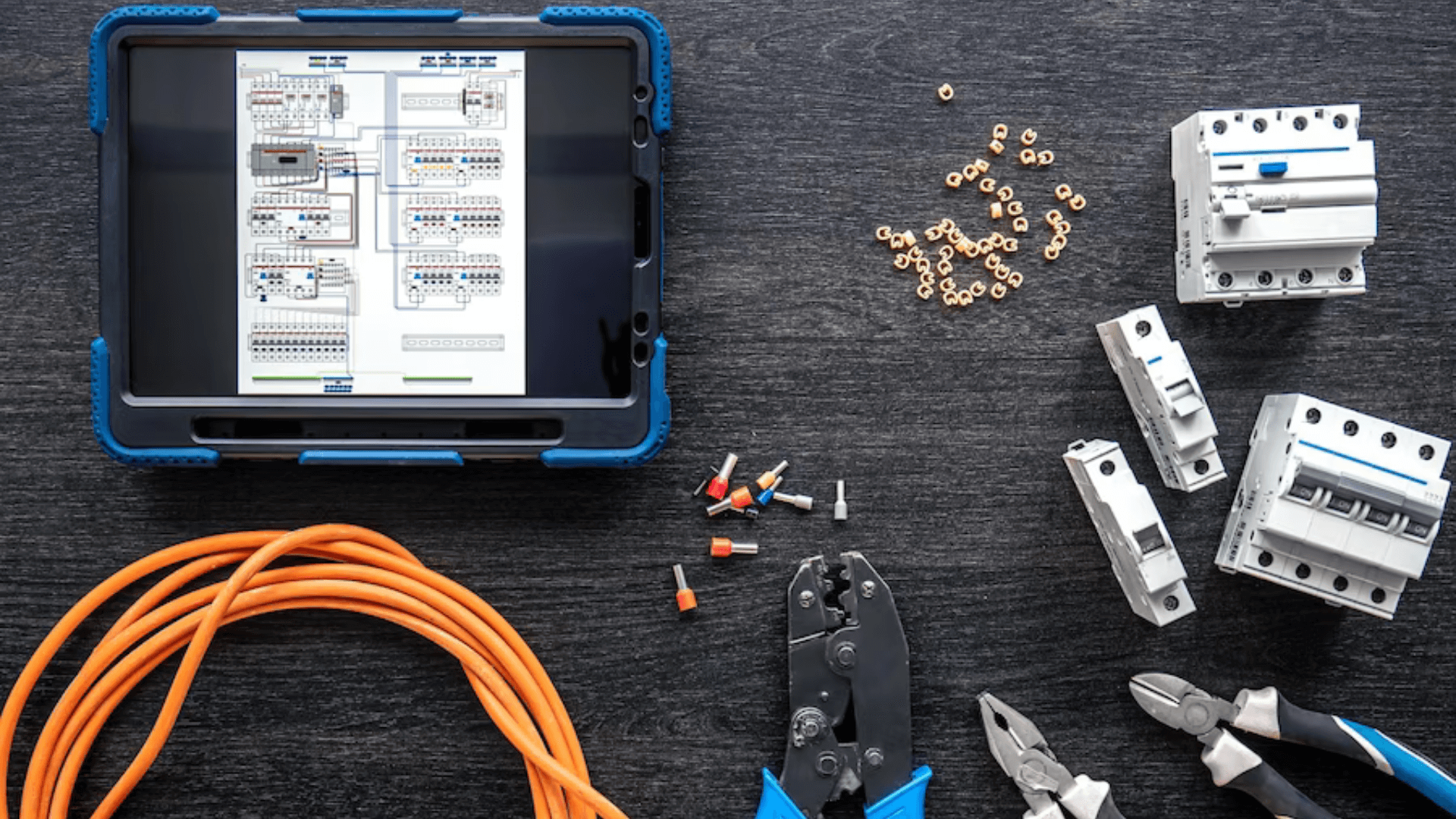 Relee si Contoare electrice: Ghid complet pentru controlul si monitorizarea eficienta a energiei electrice