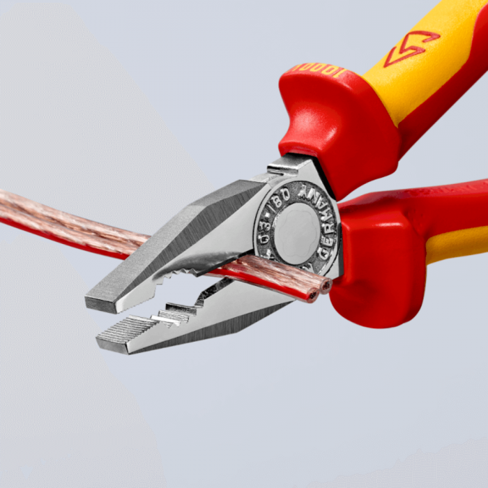 Cleste tip patent combinat VDE pentru electricieni, Knipex 03 06 180 [4]