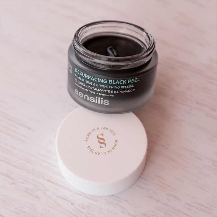 Crema de fata Sensilis Resurfacing Black Peel, pentru peeling, netezire, iluminare si revitalizare, pentru toate tipurile de ten, 50 ml [7]