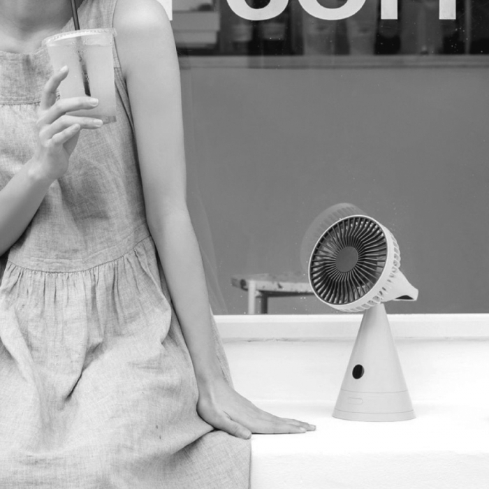 Mini ventilator de birou Vitammy Dream Desk Fan, compact, silentios, 2 axe de rotatie, 3 trepte de viteza, oglinda integrata, incarcare USB-C, Gri [7]