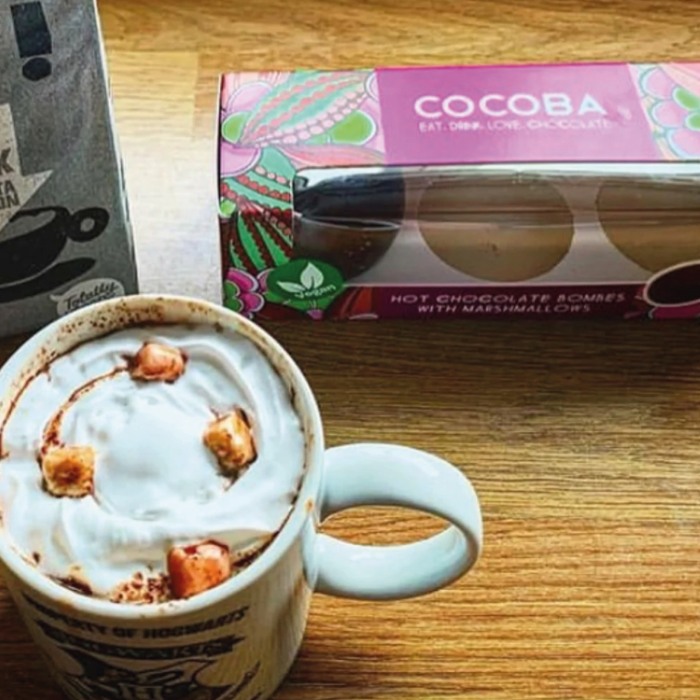 Set 3 sfere de ciocolată neagră cu bezele 150G [5]