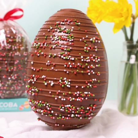 Ciocolata cu Lapte - Ou gigant de ciocolata cu lapte si mini-bomboane Sprinkles 250G