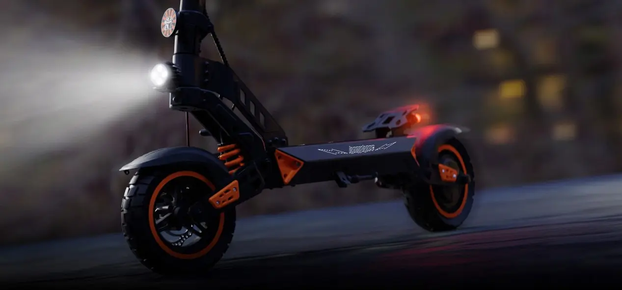 Iluminare LED Kamikaze K1 Plus pe timp de noapte - BooMag