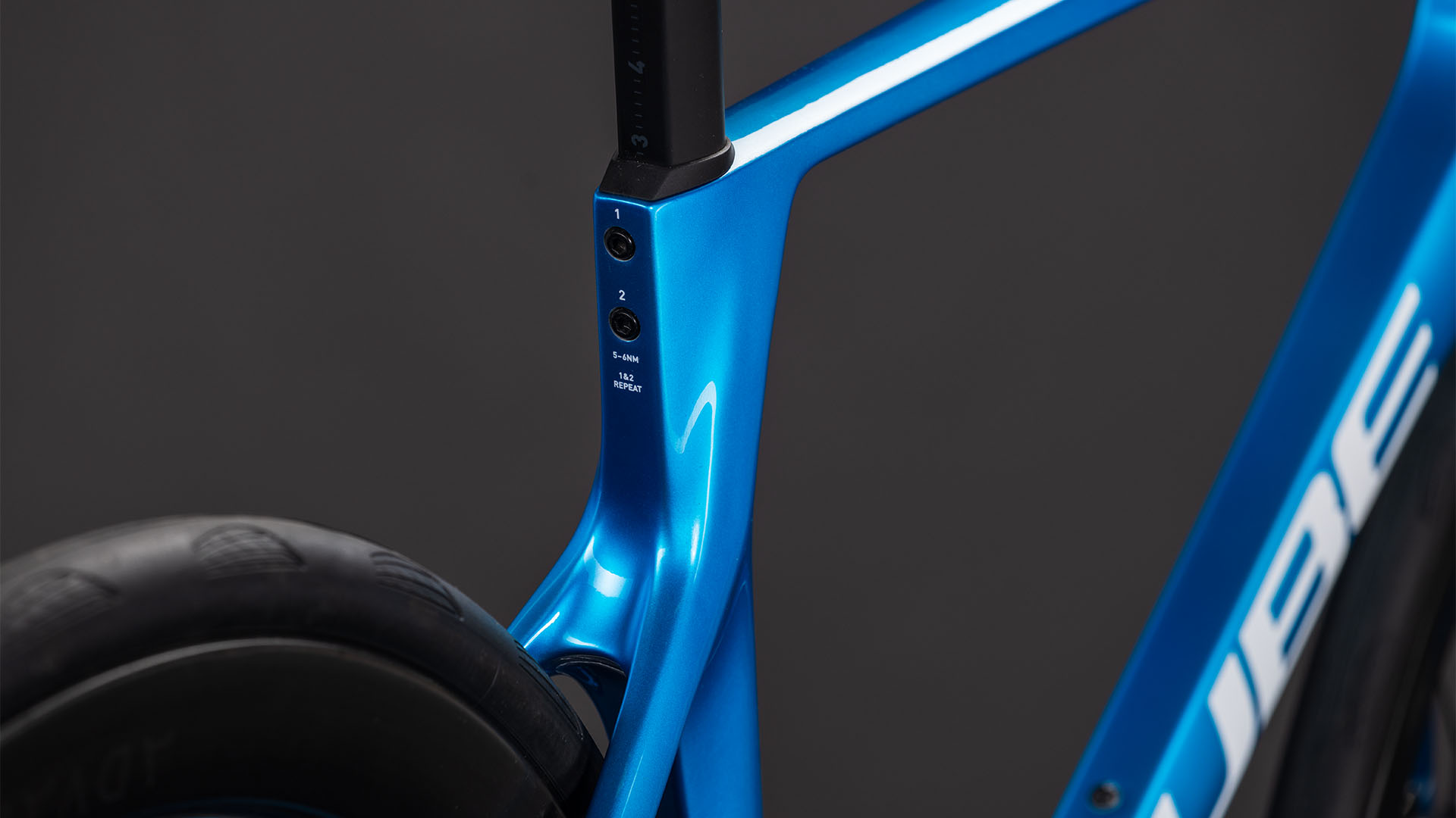 BICICLETA CUBE AGREE C:62 EX TOPASBLUE WHITE 2026 60 cm [3]