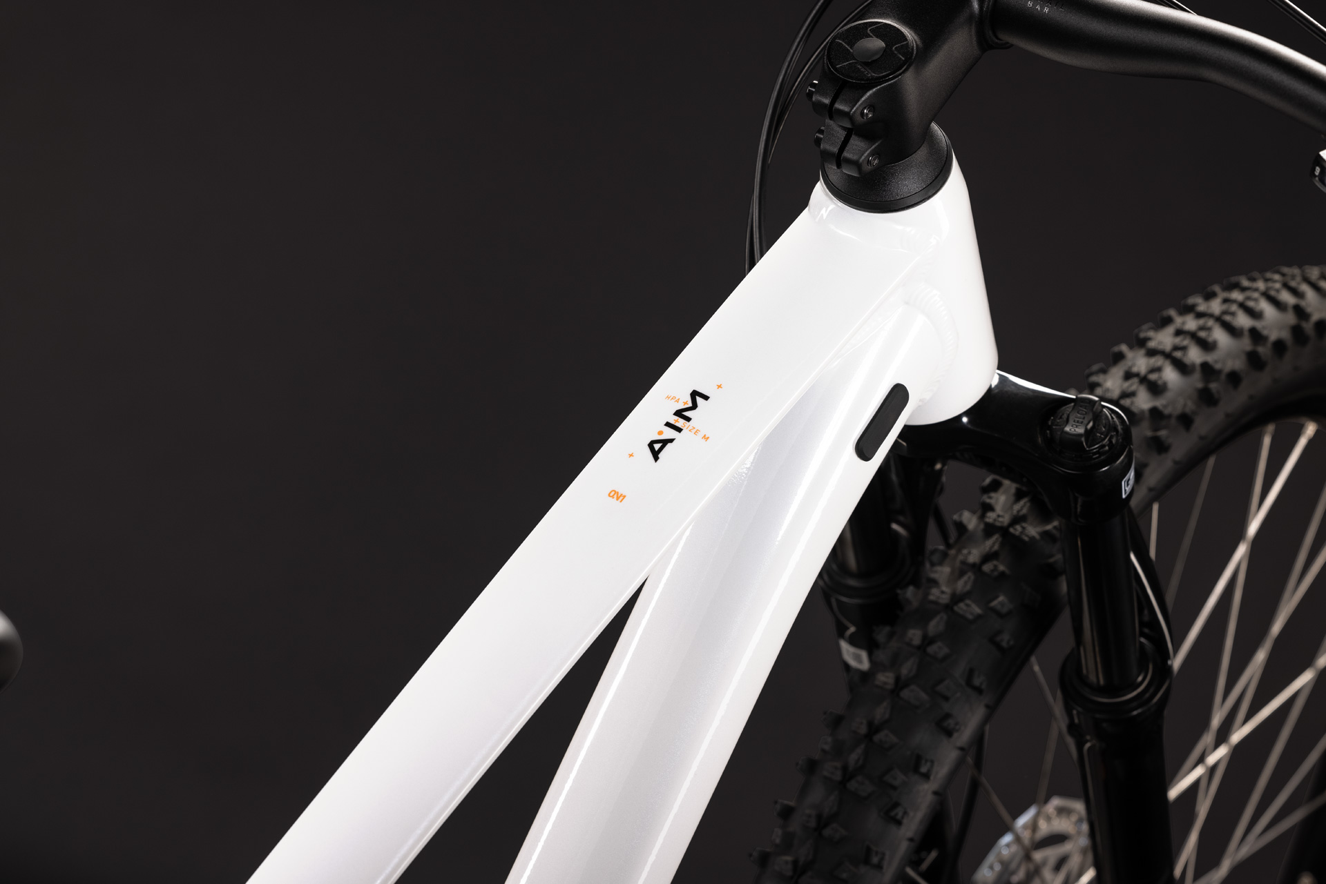BICICLETA CUBE AIM ONE METALLICWHITE BLACK 2027 cadru S (15") - roti 27.5 [2]