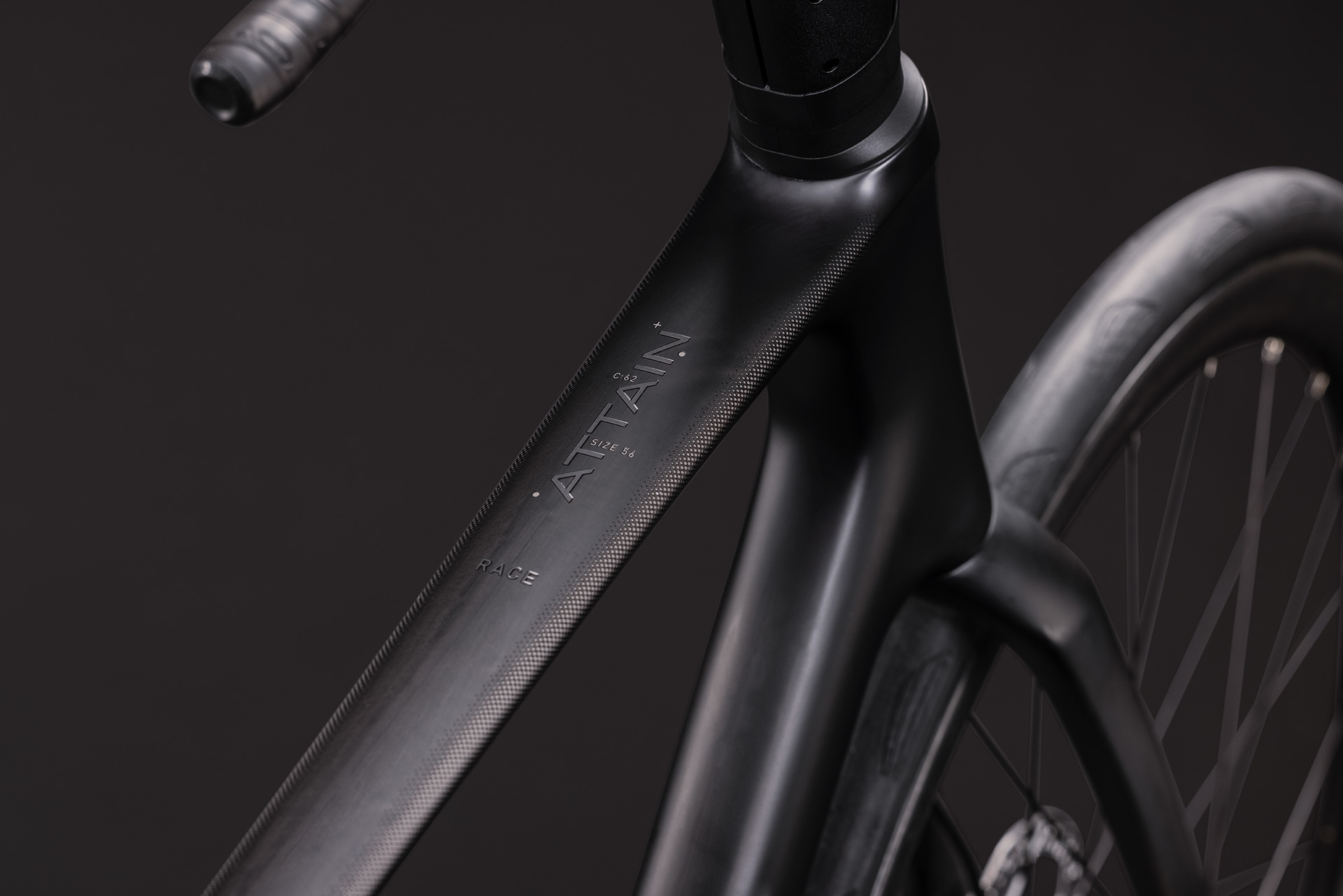BICICLETA CUBE ATTAIN C:62 RACE CARBON COALCHROME 2027 53 cm [1]