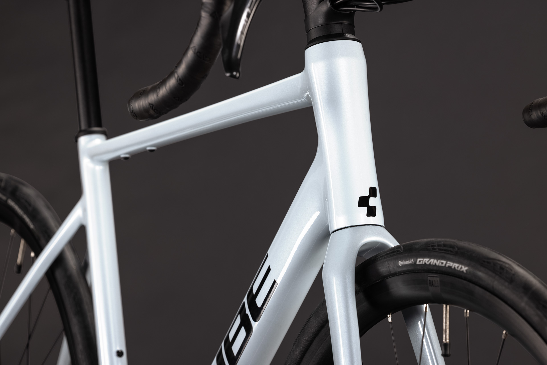 BICICLETA CUBE ATTAIN RACE GLACIER BLACK 2027 58 cm [4]