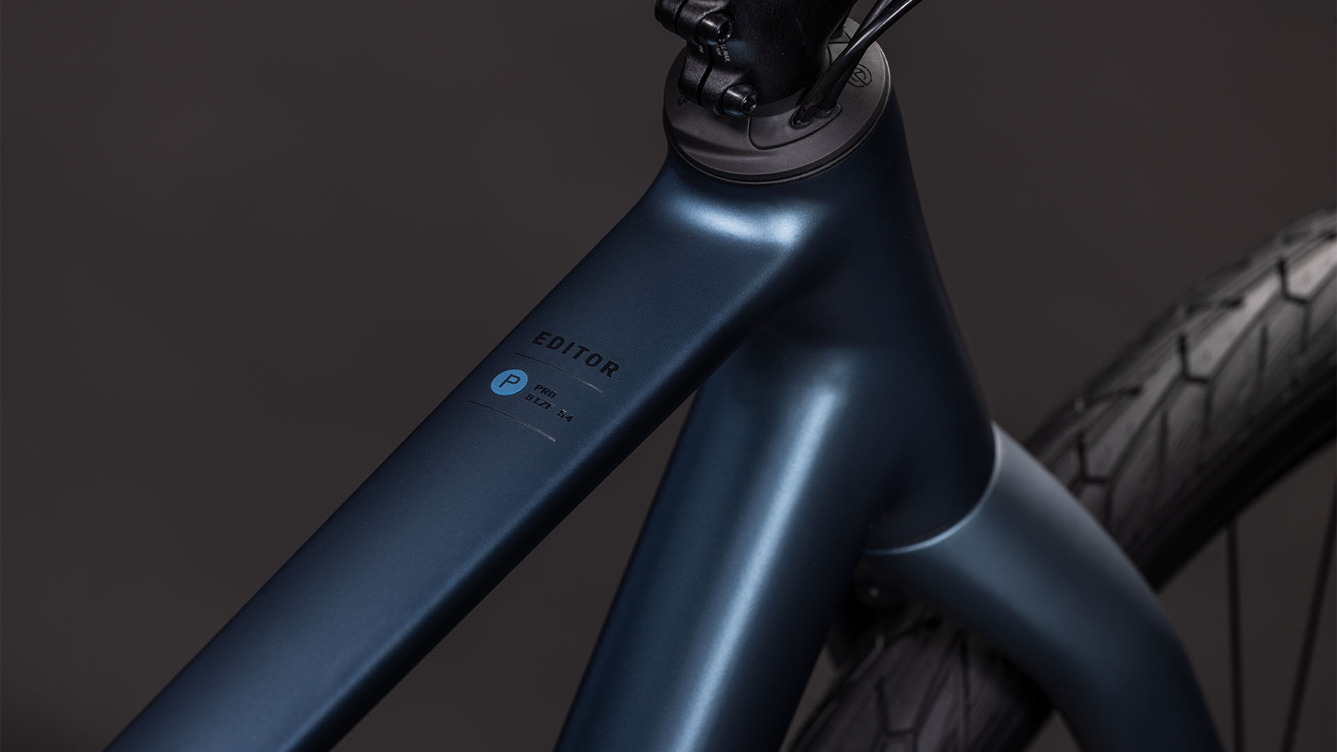 BICICLETA CUBE EDITOR PRO MINERALBLUE CHROME 2026 46 cm [2]