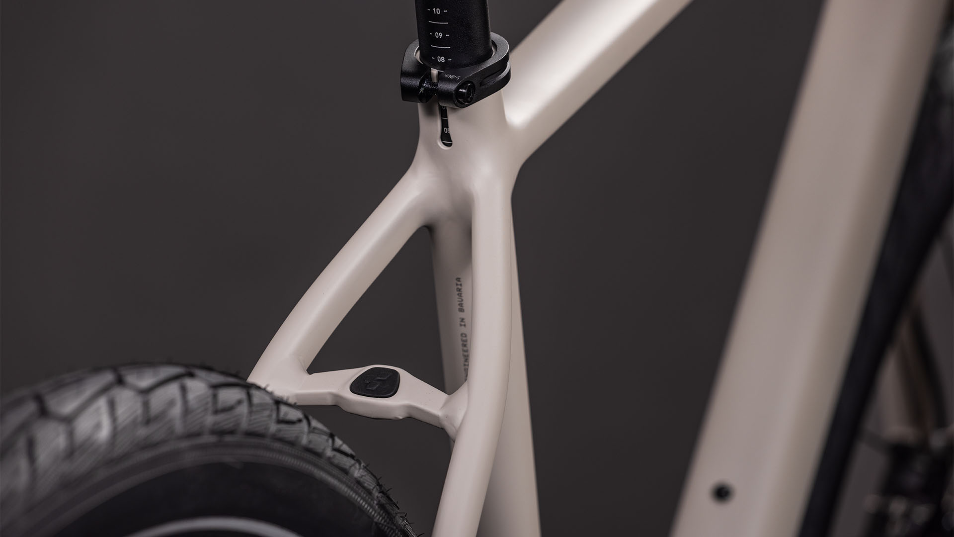 BICICLETA CUBE EDITOR PRO OATGREY GREY 2026 58 cm [2]