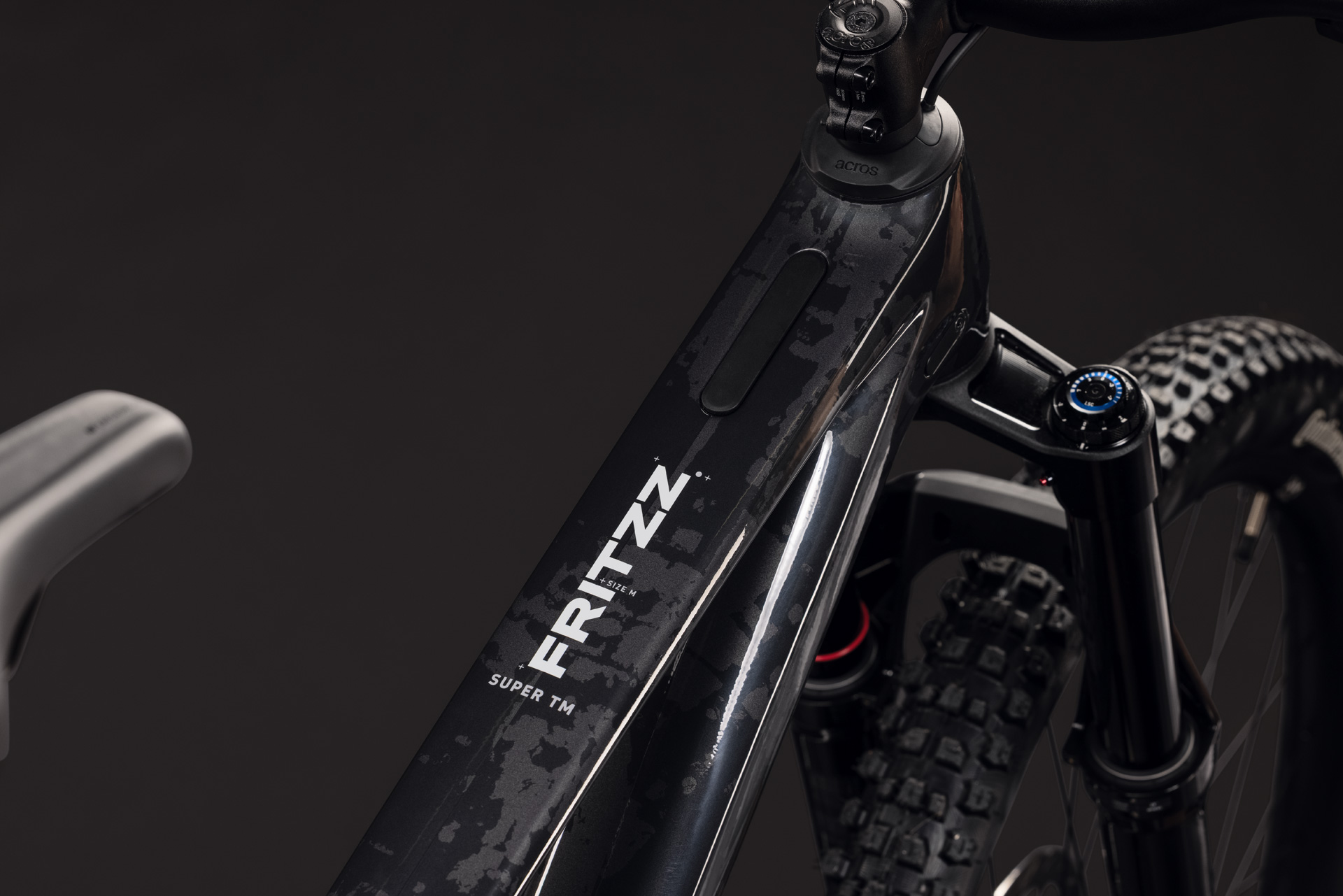 BICICLETA CUBE FRITZZ C:62 SUPER TM GRAPHITEGLITCH GREY 2027 M [1]