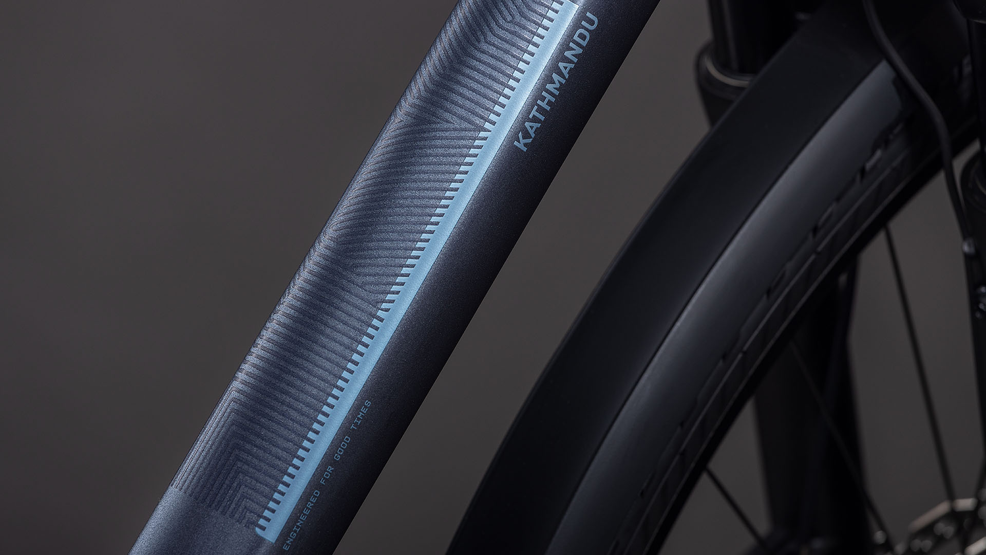 BICICLETA CUBE KATHMANDU EXC METALLICGREY CHROME 2026 46 cm [2]