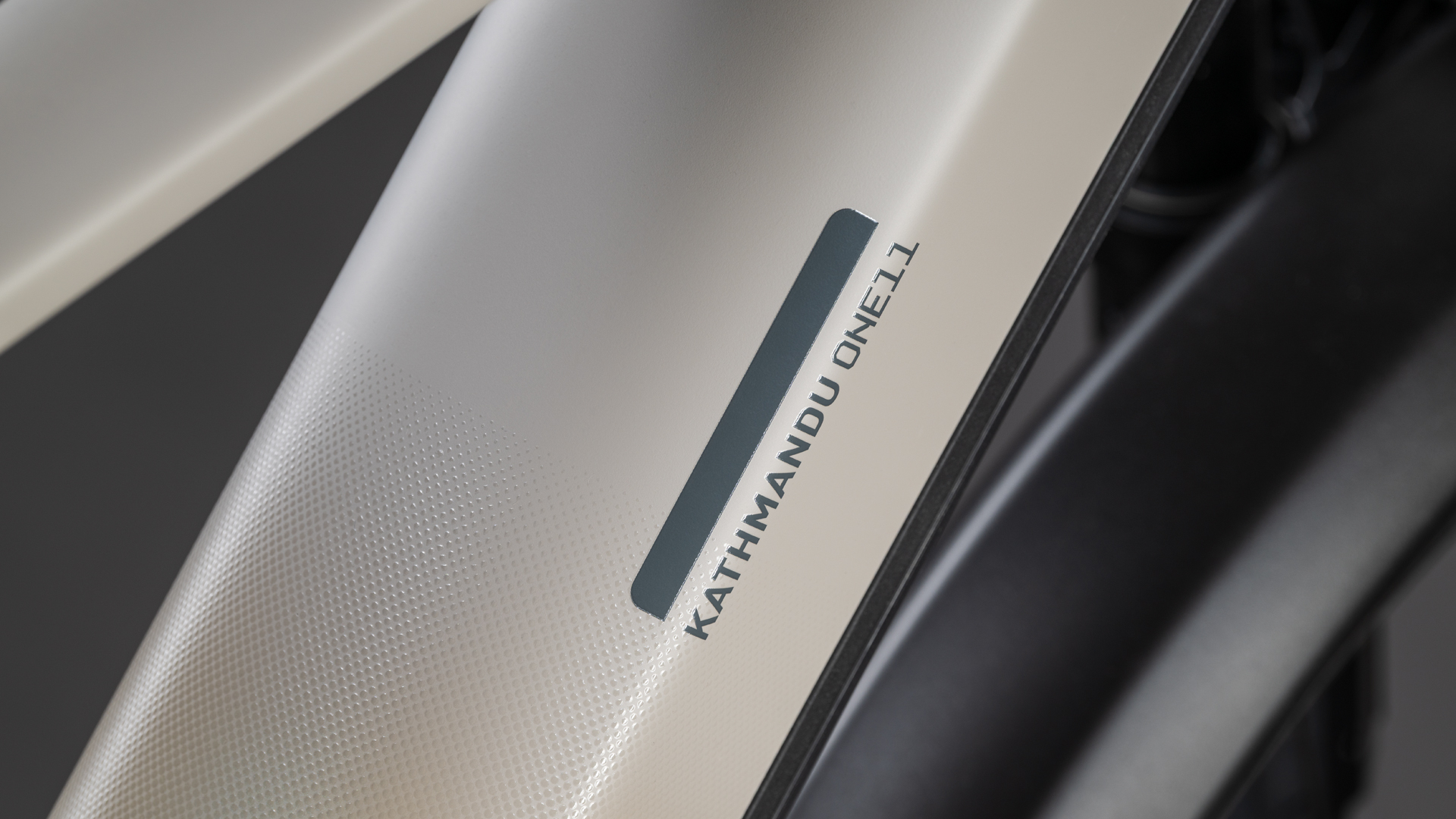 BICICLETA CUBE KATHMANDU HYBRID ONE11 HPC SLT 800 GLINTSAND OATGREY 2026 62 cm [2]