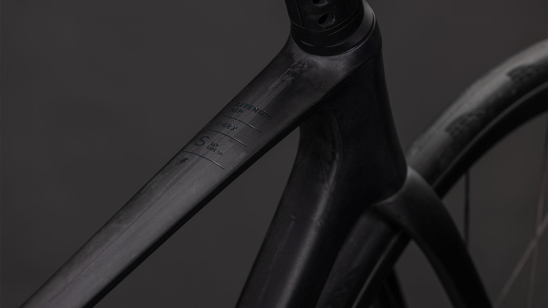 BICICLETA CUBE LITENING AIR C:68X SLT GOLDDUST PRISM 2026 54 cm [1]