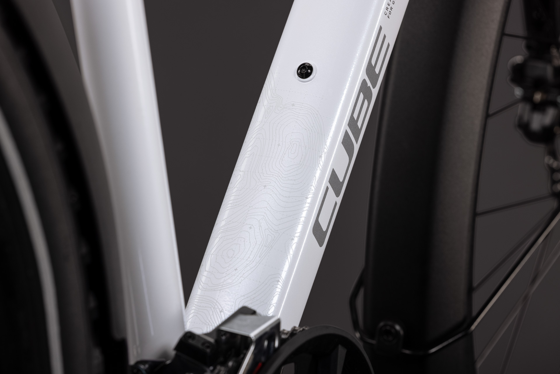 BICICLETA CUBE NATURE PRO FE METALLICWHITE REFLEX 2027 62 cm [2]