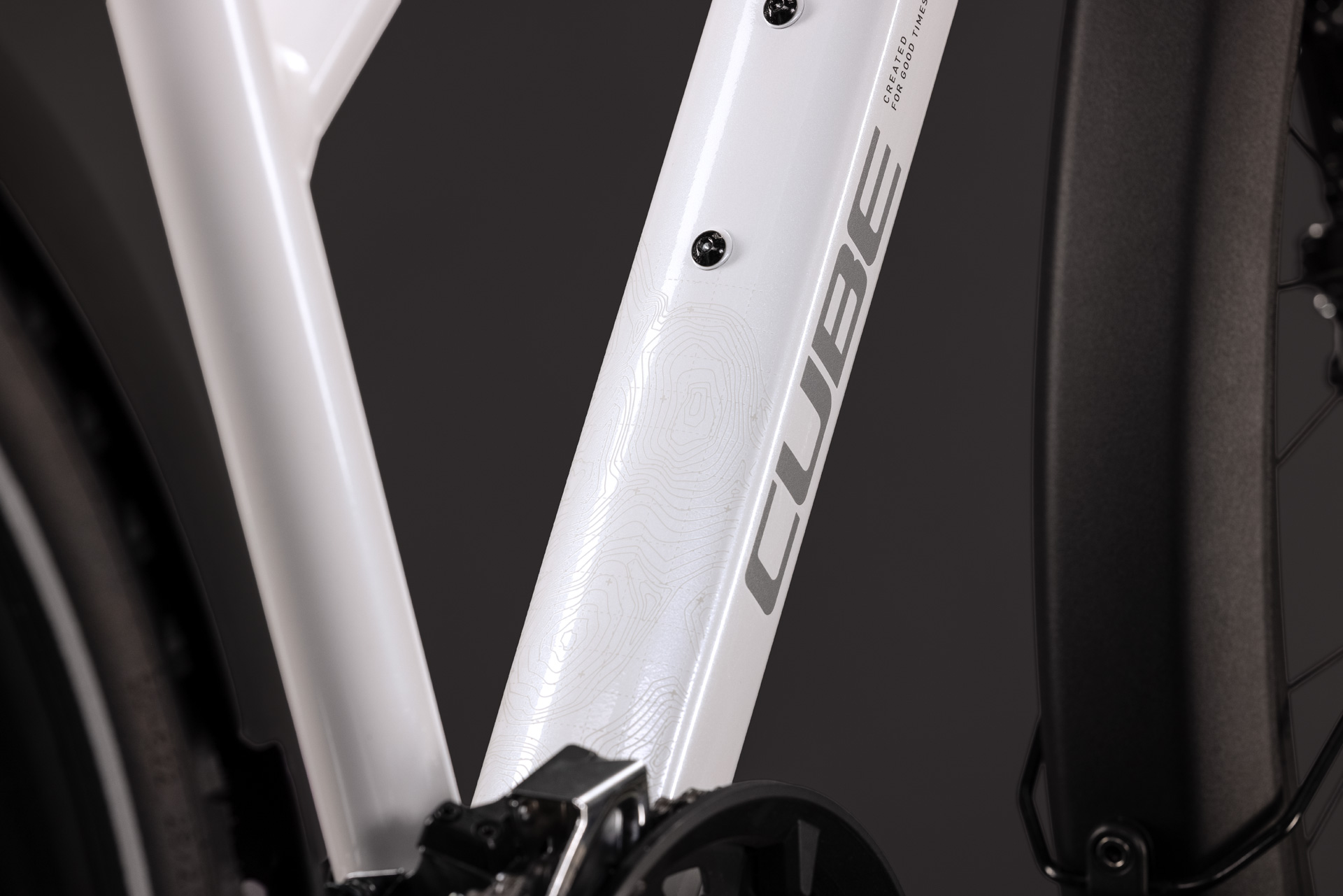 BICICLETA CUBE NATURE PRO FE TRAPEZE METALLICWHITE REFLEX 2027 50 cm [2]