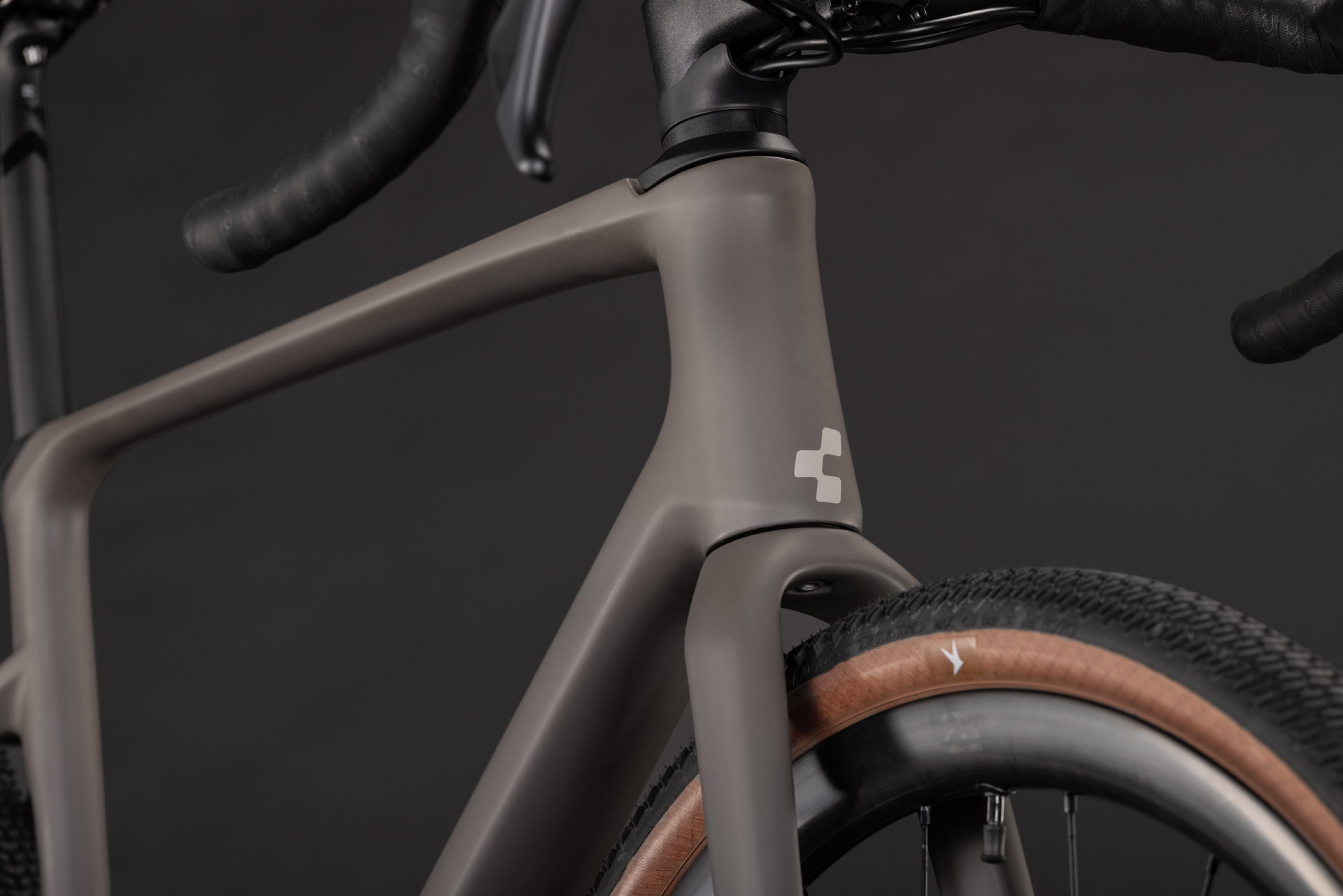 BICICLETA CUBE NUROAD C:62 PRO CEDAR STONE 2027 S [1]