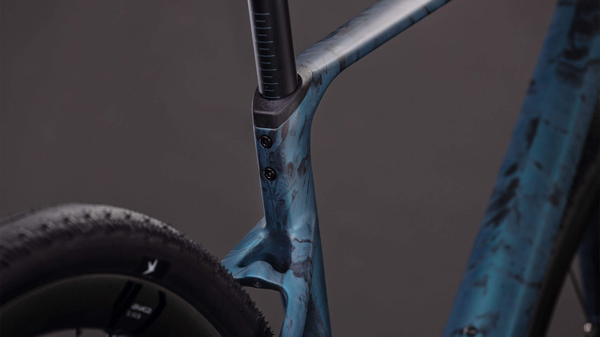 BICICLETA CUBE NUROAD C:62 SLT ROYALGREEN FUME 2026 L [3]