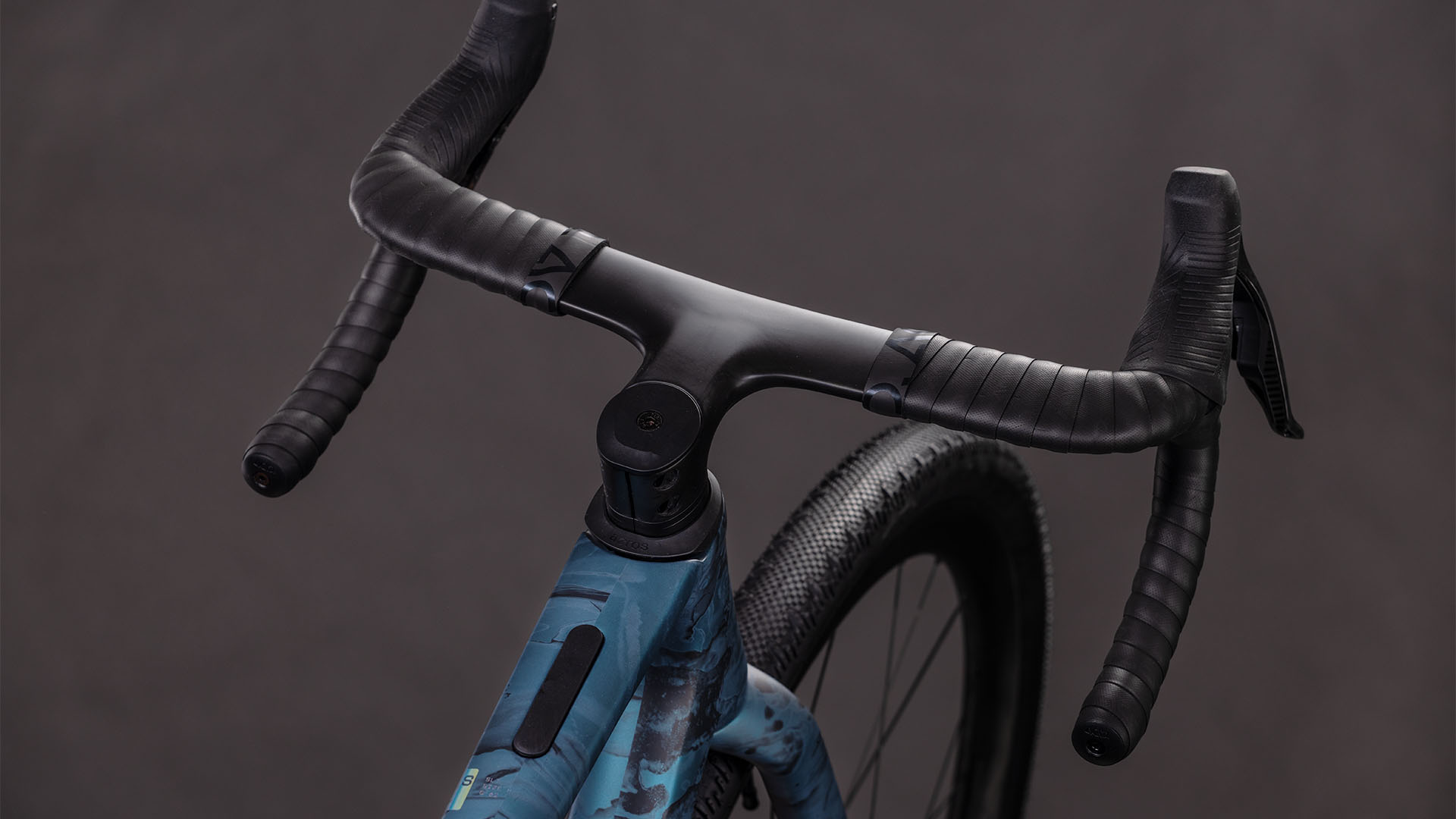 BICICLETA CUBE NUROAD C:62 SLT ROYALGREEN FUME 2026 L [2]