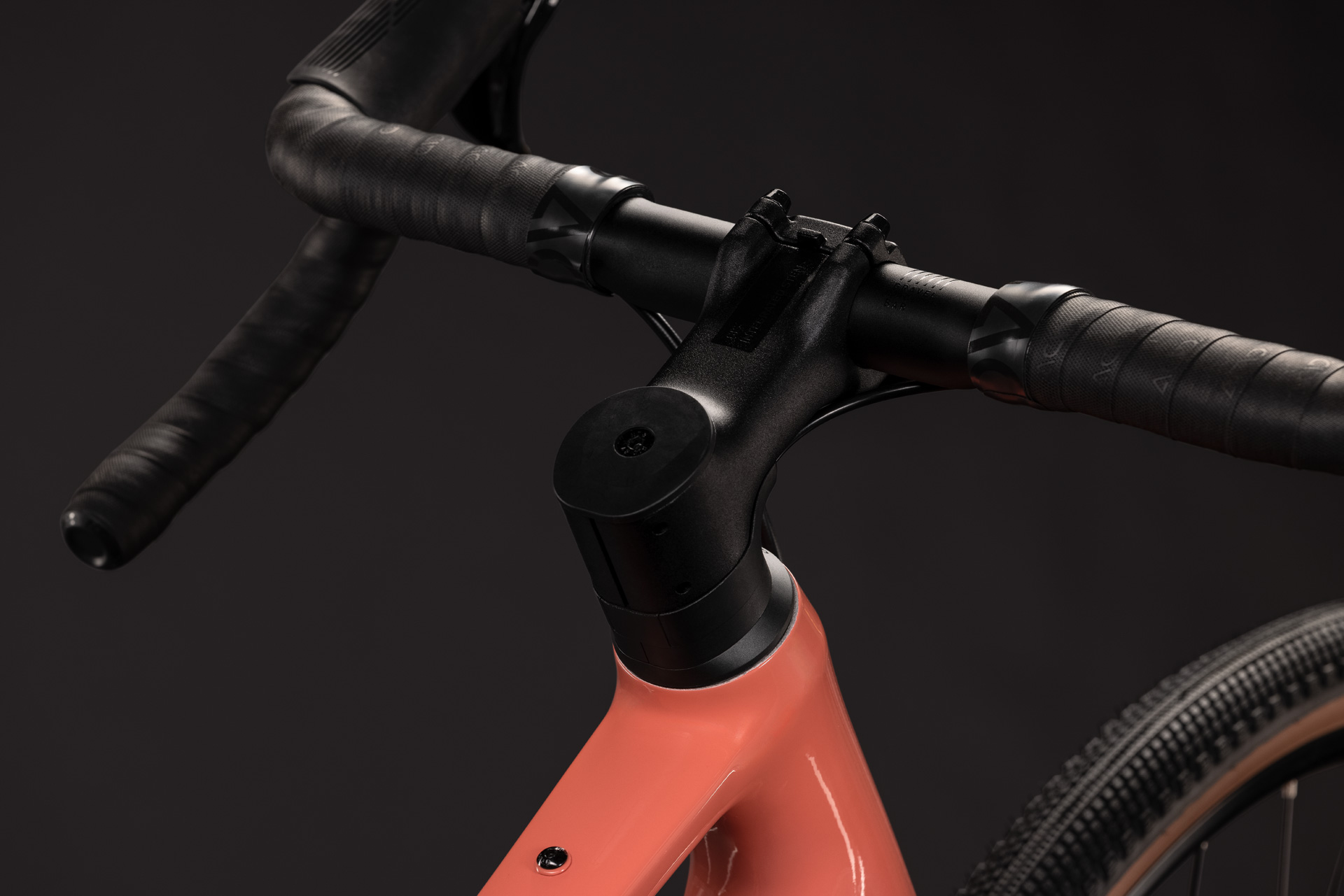 BICICLETA CUBE NUROAD ONE SPICYPAPAYA BLACK 2027 cadru XL - roti 28 [1]