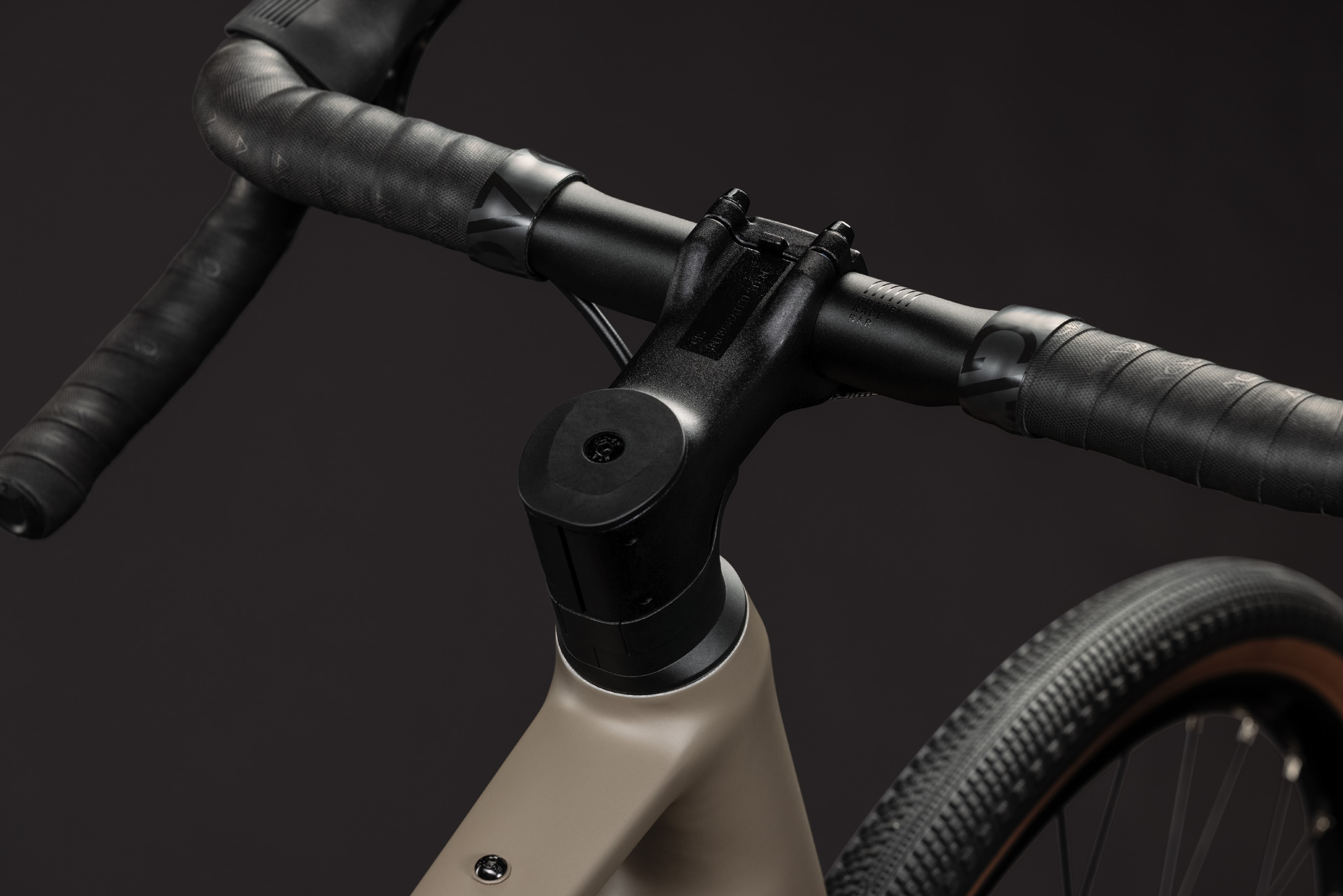 BICICLETA CUBE NUROAD ONE WOOD GREY 2027 cadru M - roti 28 [2]