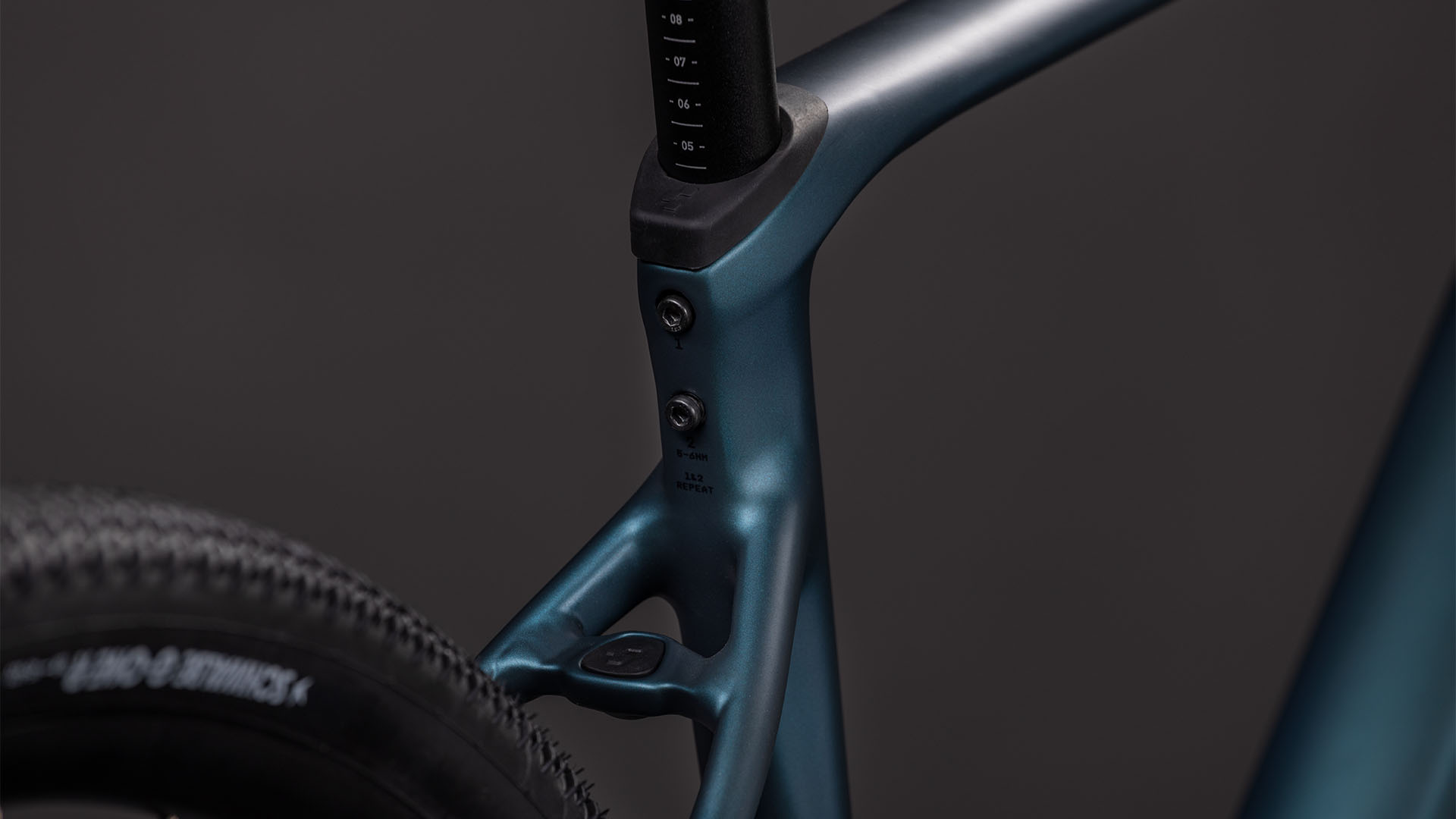 BICICLETA CUBE NUROAD RACE ROYALGREEN BLACK 2026 L [1]