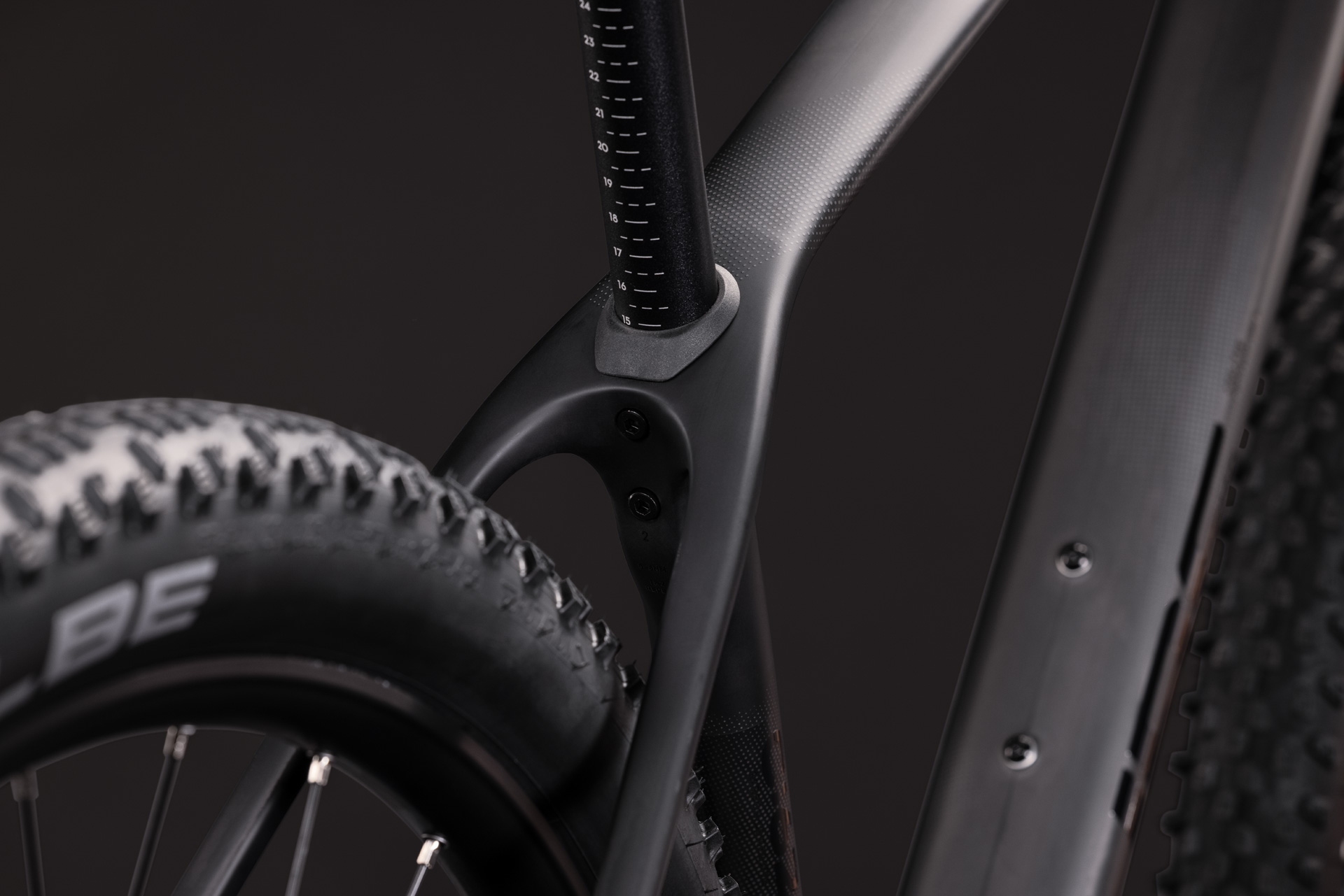 BICICLETA CUBE REACTION C:62 PRO BLACKLINE 2027 L [2]