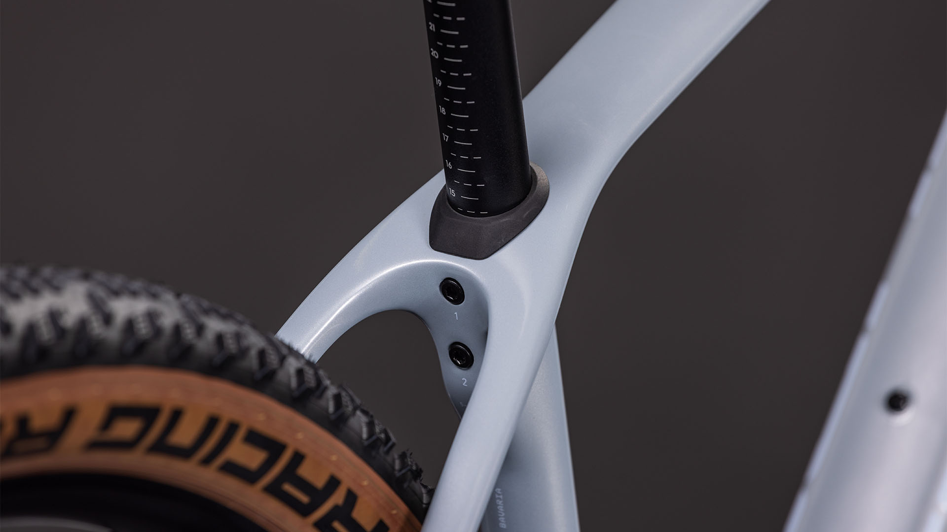 BICICLETA CUBE REACTION C:62 RACE FOGGREY WHITE 2026 L [2]