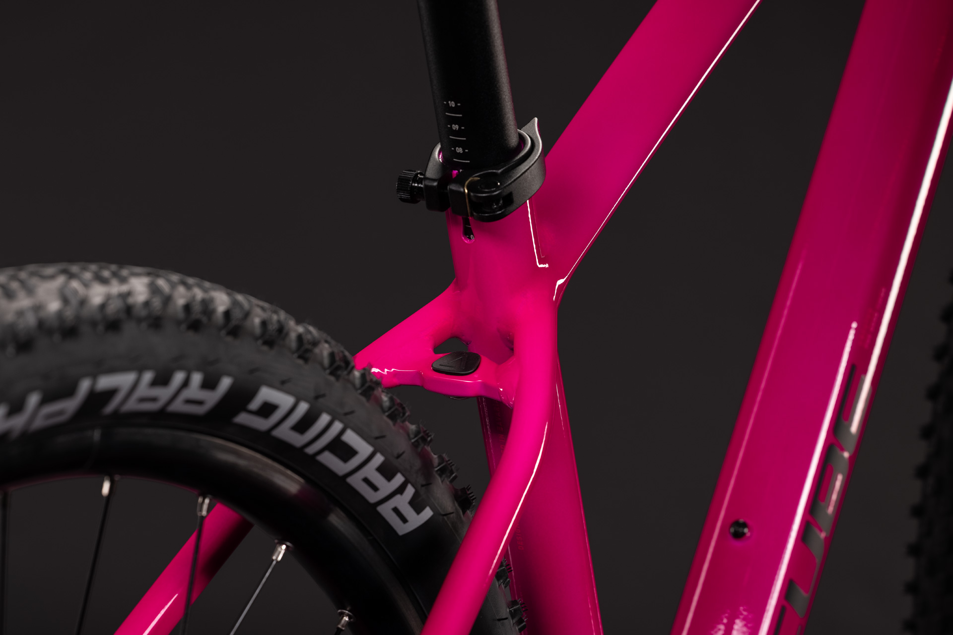 BICICLETA CUBE REACTION PRO FUCHSIA BLACK 2027 cadru M (17") - roti 29 [2]