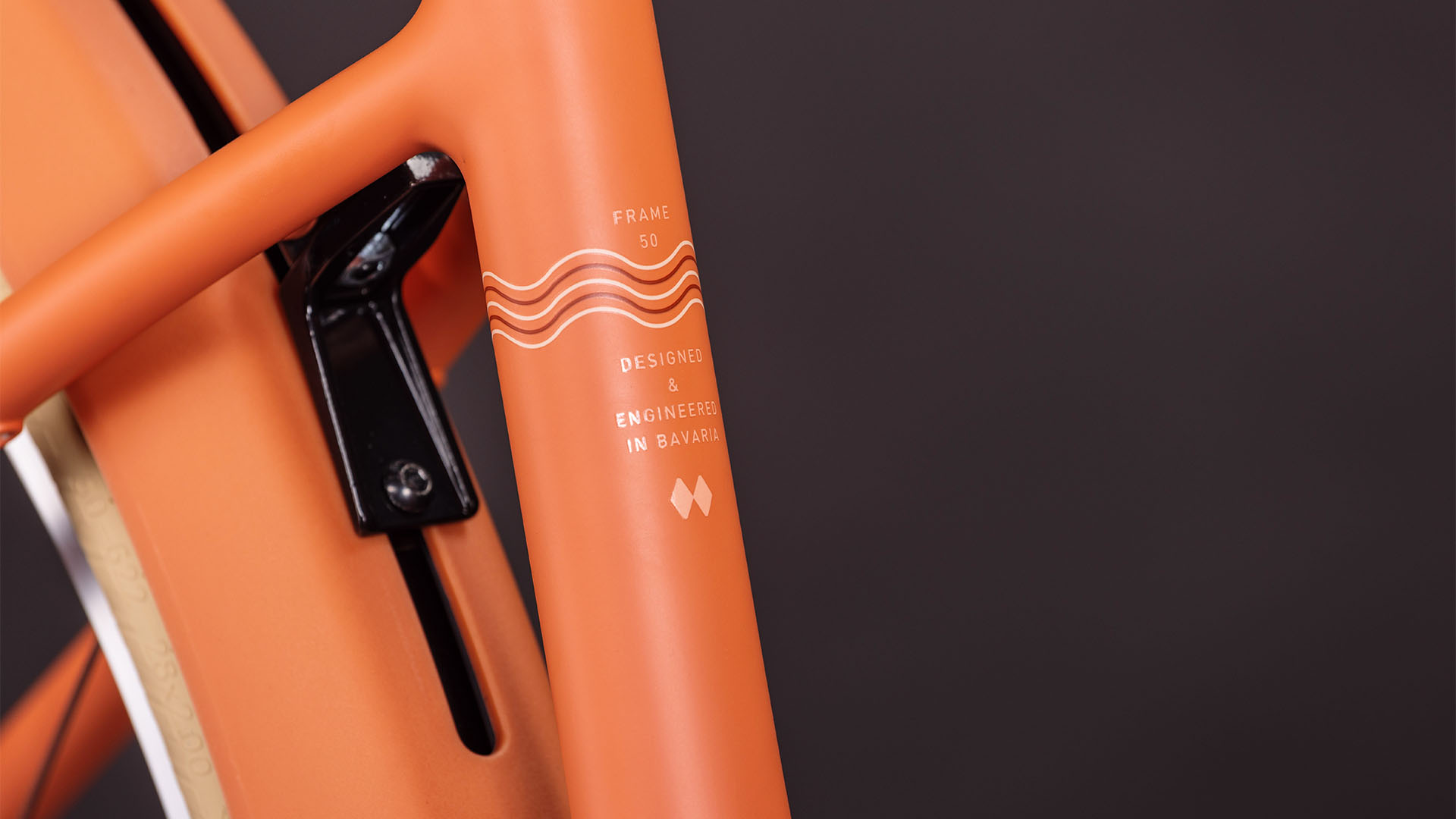 BICICLETA ELECTRICA CUBE ARUBA HYBRID 600 EASY ENTRY PAPAYA CREME 2026 46 cm [3]